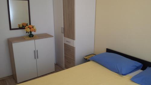 One-Bedroom Apartment with Terrace image 5