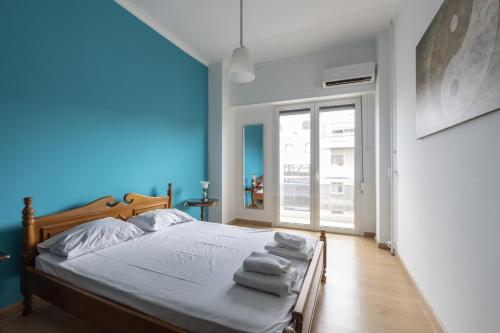  Fully Renovated 2 Bedroom Apt in Piraeus in Piräus