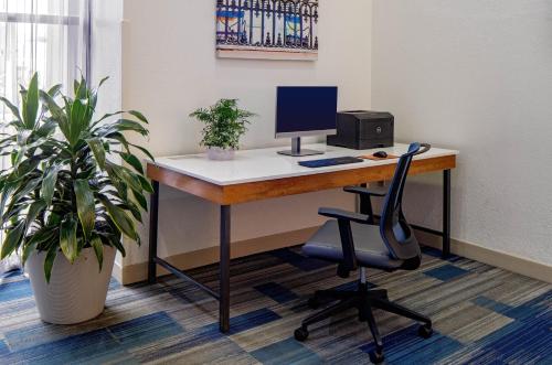 Holiday Inn Express New Orleans Downtown an IHG Hotel - image 3