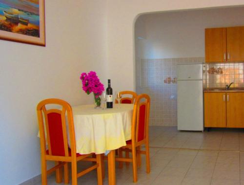 Apartments by the sea Kustici Pag - 4104 - image 4