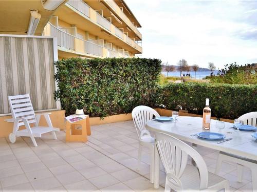 Appartement Le Lavandou, 2 pièces, 4 personnes - FR-1-251-210 - Location saisonnière - Le Lavandou