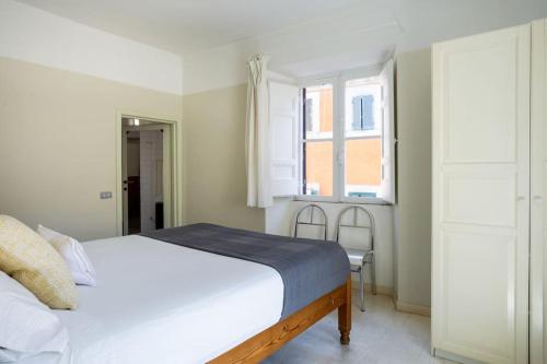 Best Authentic Apartment Monti 5 mins from Colosseum, Roma (foto 9)