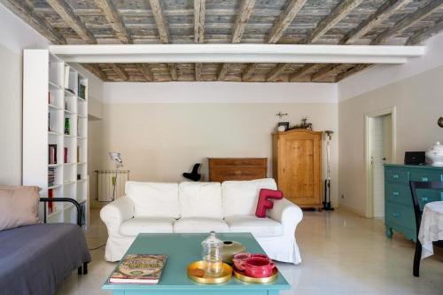 Best Authentic Apartment Monti 5 mins from Colosseum, Roma (foto 4)