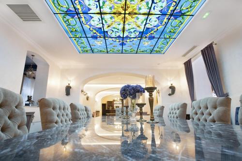 餐廳, Hotel Caraiman in 錫納亞市中心