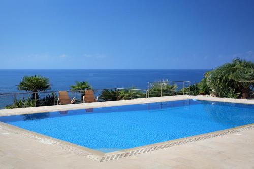 Seafront 5 Bedroom Villa Paradise in Sea Caves, Pegeia (fotografie 7)