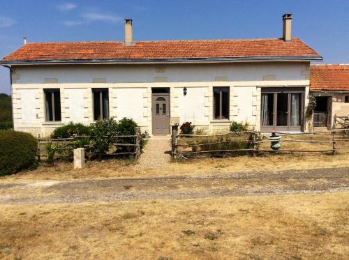 Maison de 3 chambres avec jardin clos et wifi a Saint Bonnet sur Gironde