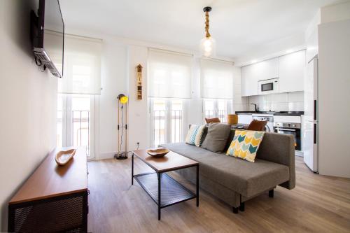 One-Bedroom Apartment image 2
