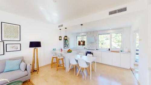 Valle Romano Golf - Sea Views Penthouse - Tap to explore photos