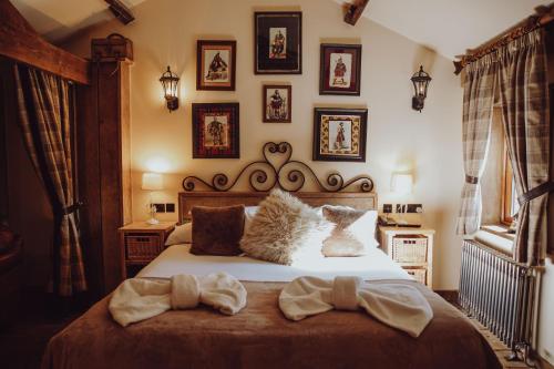 384026352 South Causey Inn