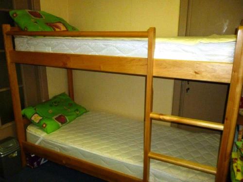1 bunk bed
