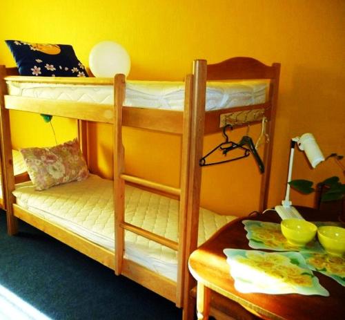 1 bunk bed