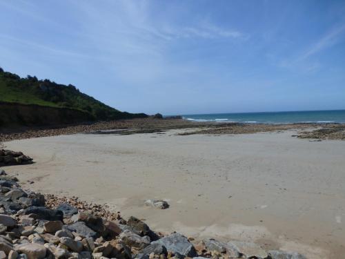 παραλία, Gîte de charme à 300m de la mer (Gite de charme a 300m de la mer) in Guimaëc
