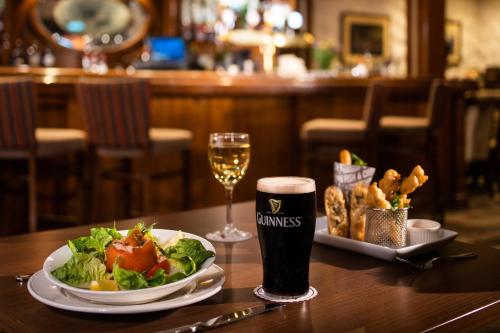 Bar/lounge, Burrendale Hotel Country Club & Spa in Newcastle