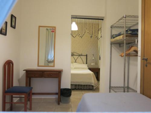1 double bed, 1 twin bed