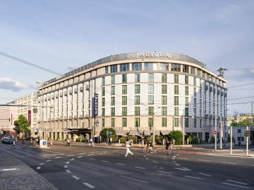 Novotel Nuernberg Centre Ville - image 2