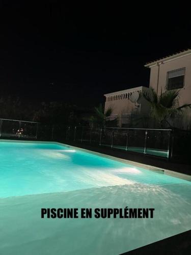 T2 Cosy Montpellier - Spa Privatif Jacuzzi Hammam Piscine Exterieure en Supplement near La Treille Grabelloise