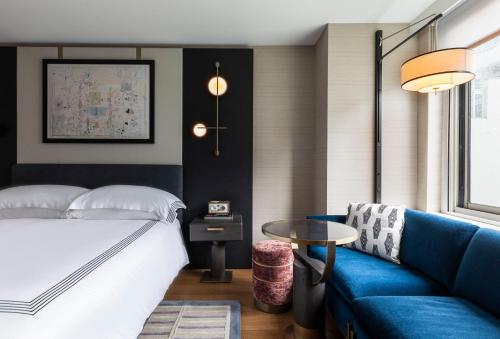 1 King Bed High Floor, Lounge, Accessible Tub