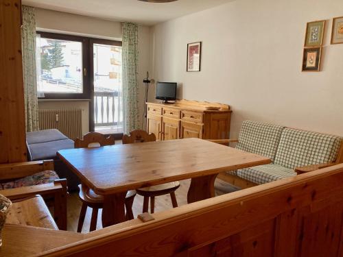  Appartamento a San Cassiano nel cuore dellAlta Val Badia in confortevole Residence a pochi passi dalla Bidonvia Sorega in St. Kassian