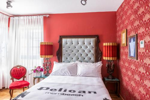 Deluxe Queen Room image 5