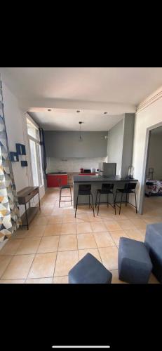 Liberté 2 -Spacieux Appartement proche Polygone et centre ville - Beziers - Wifi - Tv Connecté - Location saisonnière - Béziers