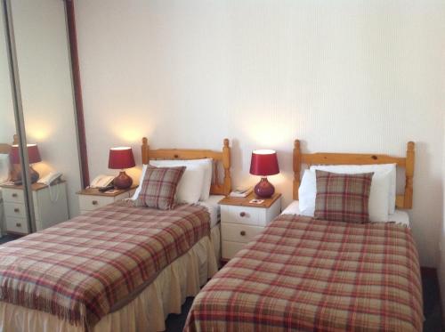 1 queen bed