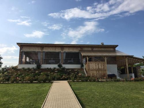 Merlot Borhotel és Látványpince (Merlot Borhotel es Latvanypince) in Edelény