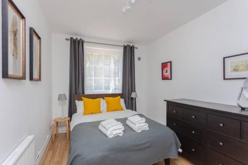Fabulous 2 Bedroom Apartment in London Bridge - image 9