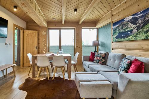Apartment with Balcony, Fireplace and Mountain View image 10