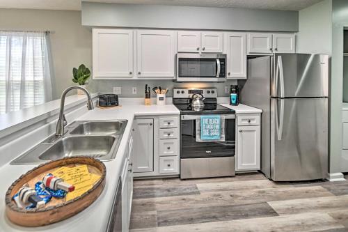 Coastal Myrtle Beach Condo with Pool about 5 Mi to Beach in Myrtle Beach, USA