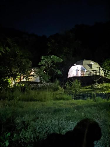 Glamping Tales by the Riverside  in ビンタール