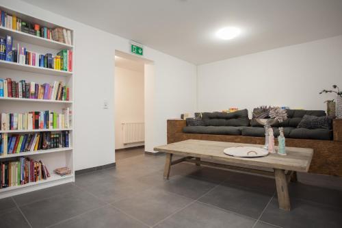 Shared lounge/TV area, NaturTraum-Aktivurlaub mit Hund direkt an Wanderwegen und im Grunen in Neuastenberg