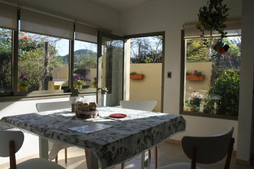 Skats, Piccolina, casa en las sierras de Cba. in Unquillo