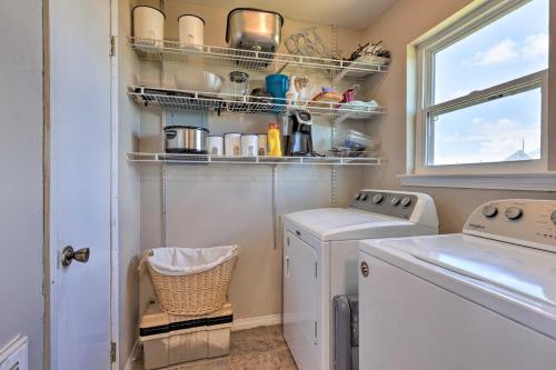 Lovely Dauphin Island Cottage with Deck and Gulf Views - image 7
