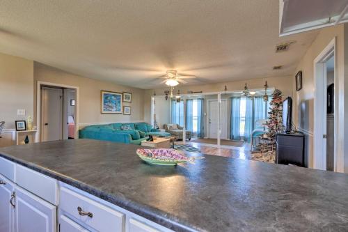 Lovely Dauphin Island Cottage with Deck and Gulf Views - image 10