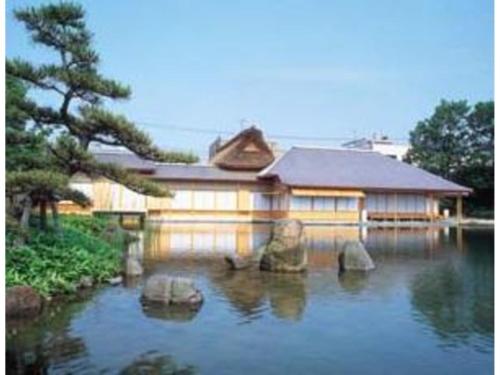 room detail thumbnail 1