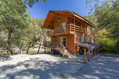 Fisher's River Bar- Private Beach Access in Willow Creek (CA)