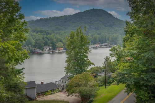 Lakeshore View Cottage