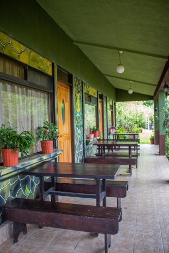 Cabinas las Manzanas Bed y Breakfast – khách sạn tại Copey