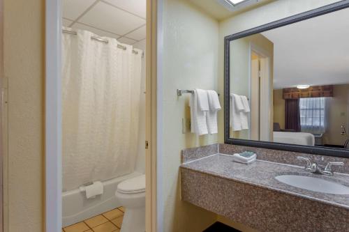 Best Western Benton Inn - image 12