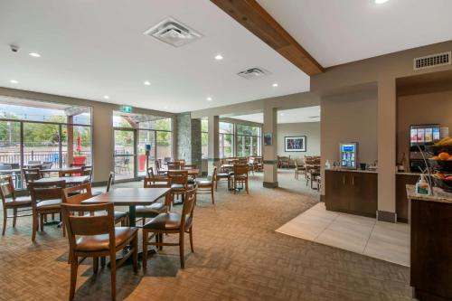 餐飲選擇, 貝斯特韋斯特雷​​夫爾斯托克酒店 (Best Western Plus Revelstoke) in 雷夫爾斯托克