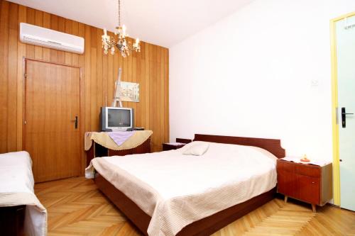Apartment Jelsa 4602c - image 9