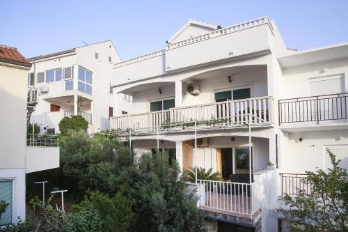  Apartments with a parking space Hvar - 5706 in Hvar