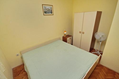 One-Bedroom Apartment with Balcony and Sea View room in Apartments by the sea Privlaka Zadar - 5813