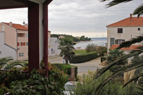 One-Bedroom Apartment with Balcony and Sea View image 1