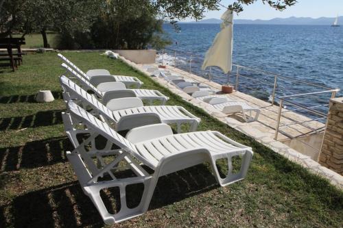 Apartments by the sea Kozino, Zadar - 5803 in Kozino