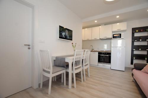 Iekārtas, Apartments by the sea Kozino, Zadar - 5803 in Kozino