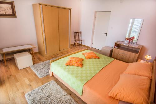 Two-Bedroom Apartment with Terrace and Sea View image 10