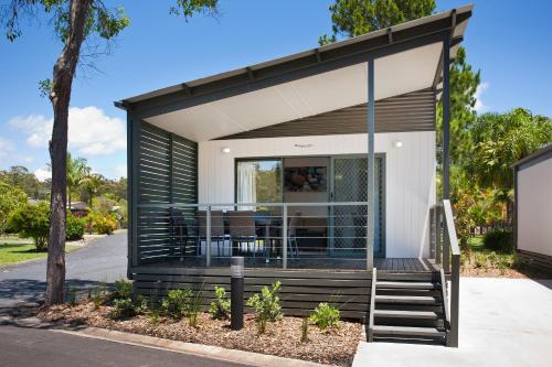 2 bedrooms, 5 beds