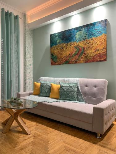 Cozy and Chic apartment in the Center, 5 min Subway, Athens