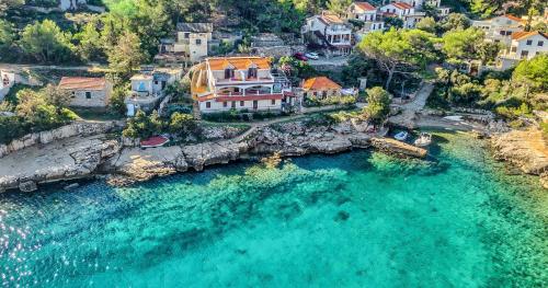 Apartments by the sea Basina, Hvar - 5699